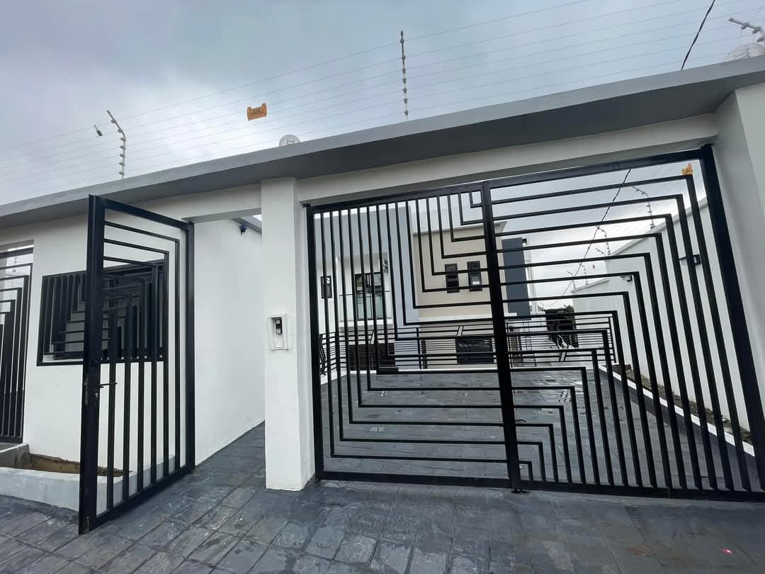 Duplex neuf à vendre à Douala Yassa Cité Chirac SAD lieu-dit Maille 19 Duplex neuf à vendre à Douala Yassa Cité Chirac SAD lieu-dit Maille 19