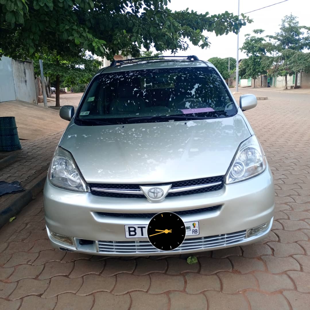 TOYOTA SIENNA XLE LIMITED
