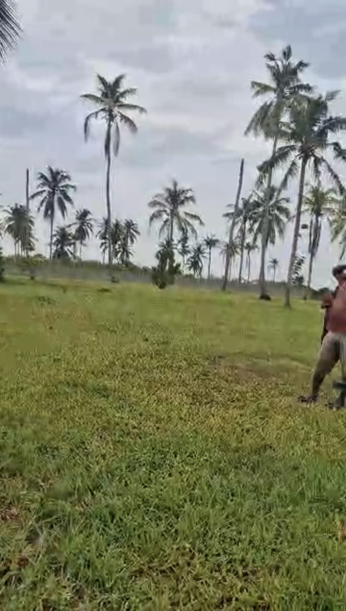 En vente 2900m2 bordure lac brakré à la baie des milliardaires