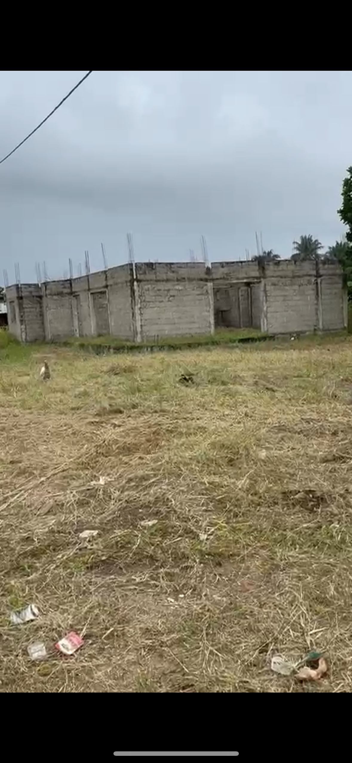 En vente lot 600m2 à 50m bordure lagune à la baie des milliardaires