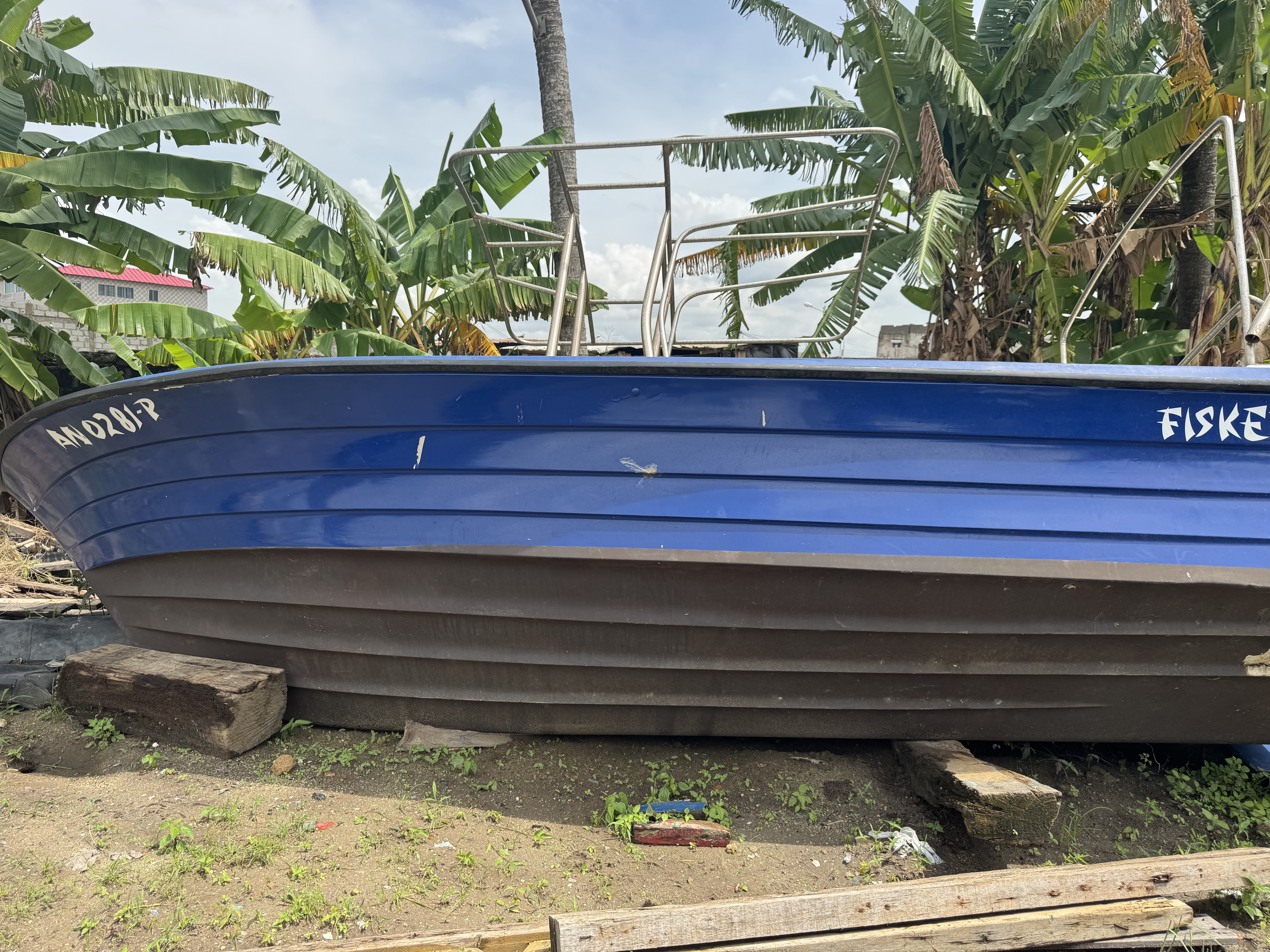 Coque bateau sans moteur