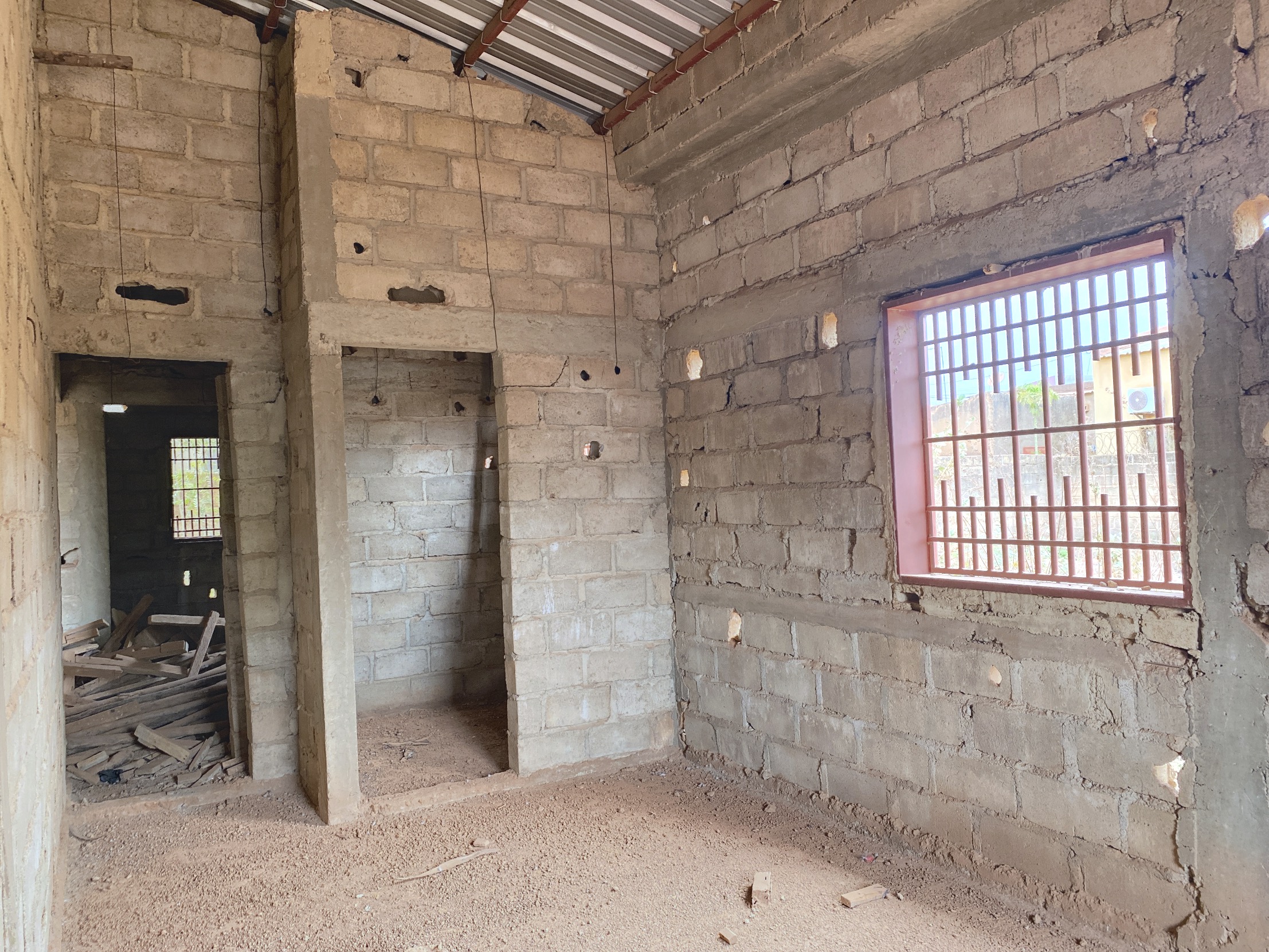 Villa F4 à vendre – Barogo (achevée à 60%)