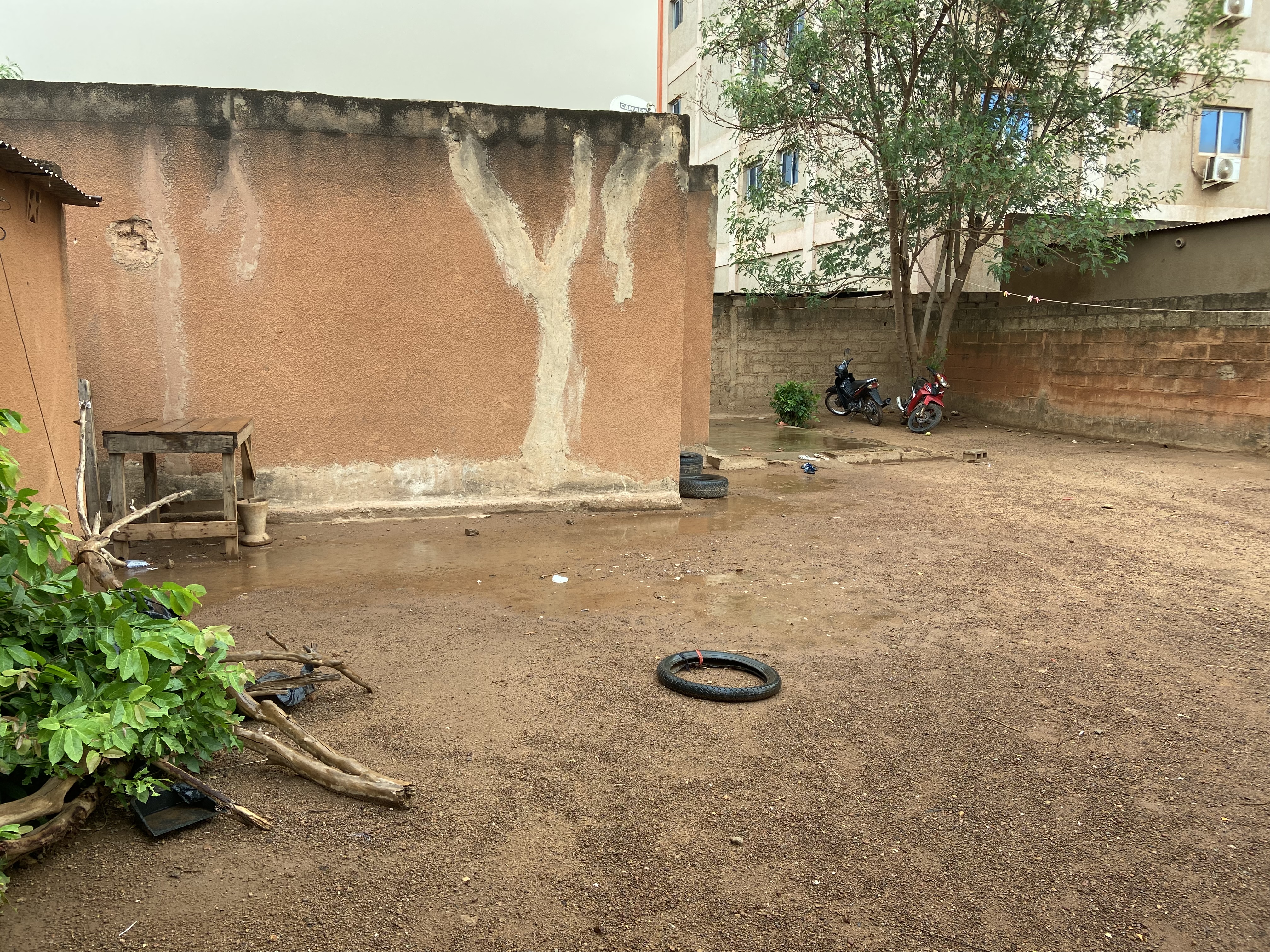 PARCELLE BÂTIE DE TYPE F3 À VENDRE À DASSASGHO – 320 M²