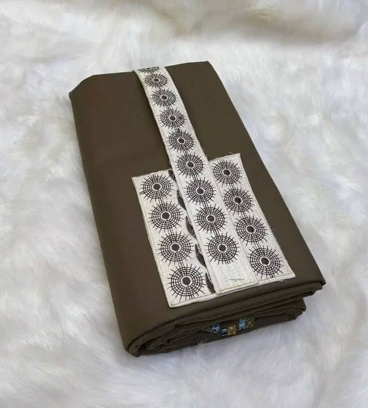 tissus avec broderie ordinateur