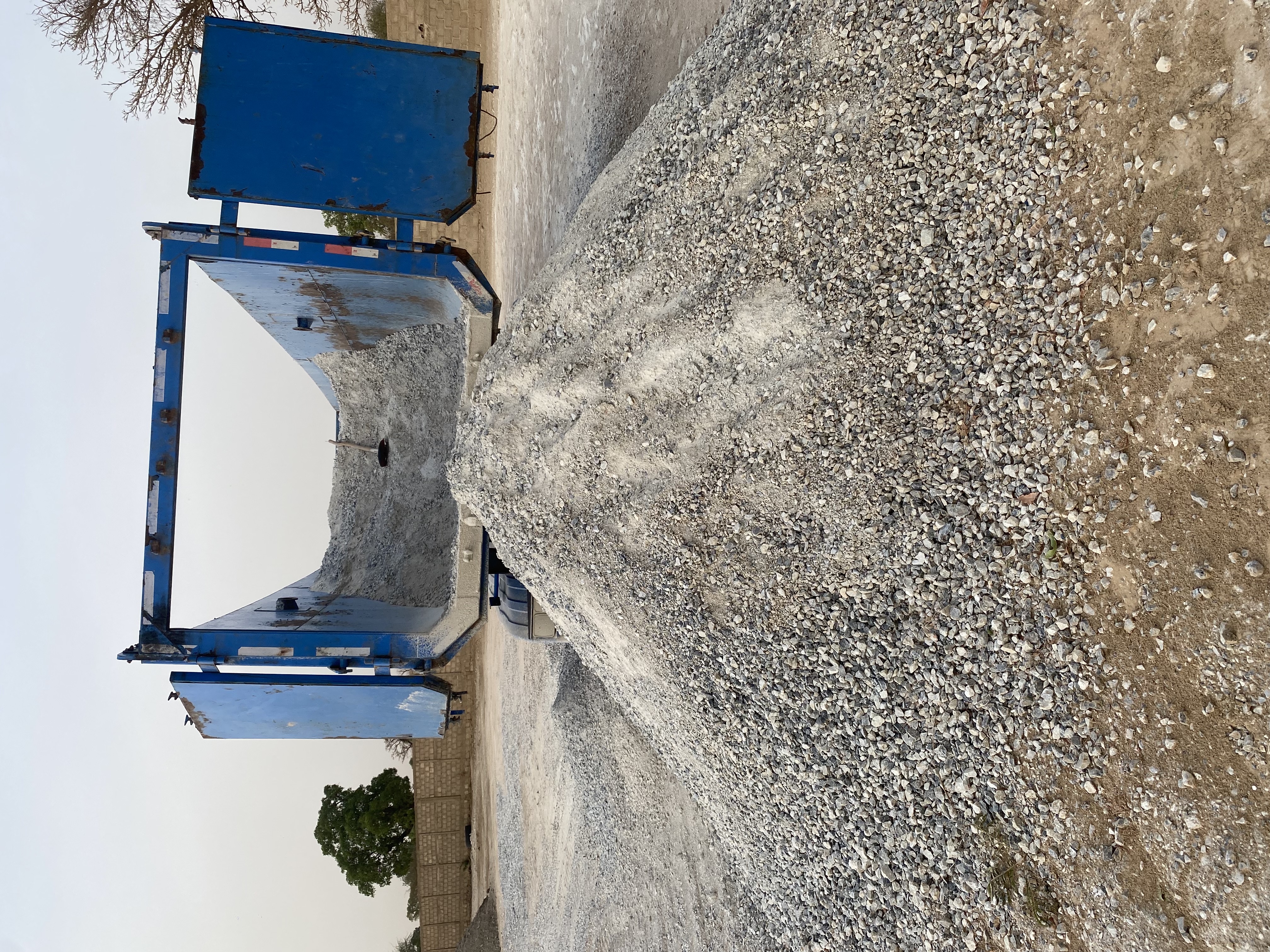 CHARGEMENT : Granite, Tuff, Gypse, Clinker, Laterie