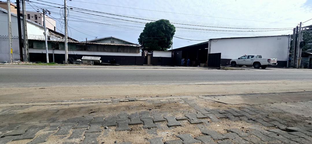 Abidjan zone4 bietry un terrain de 2000m2 en vente avec ACD