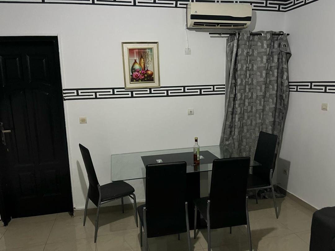 Résidence meublée à céder, Angré