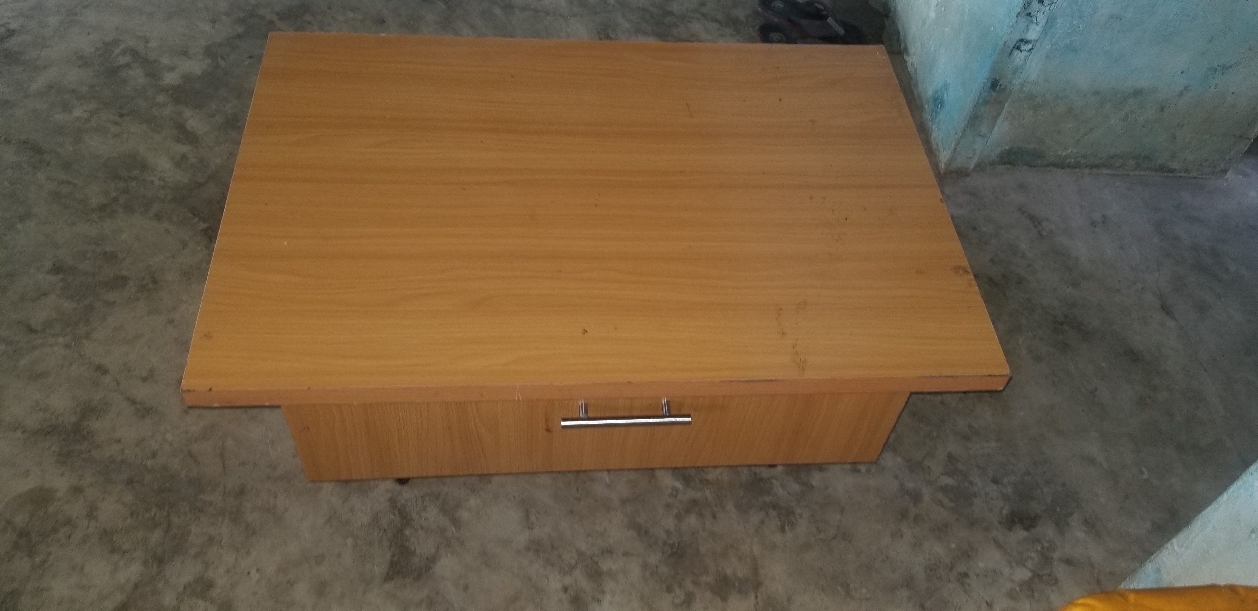 Guéridon encore en état à vendre