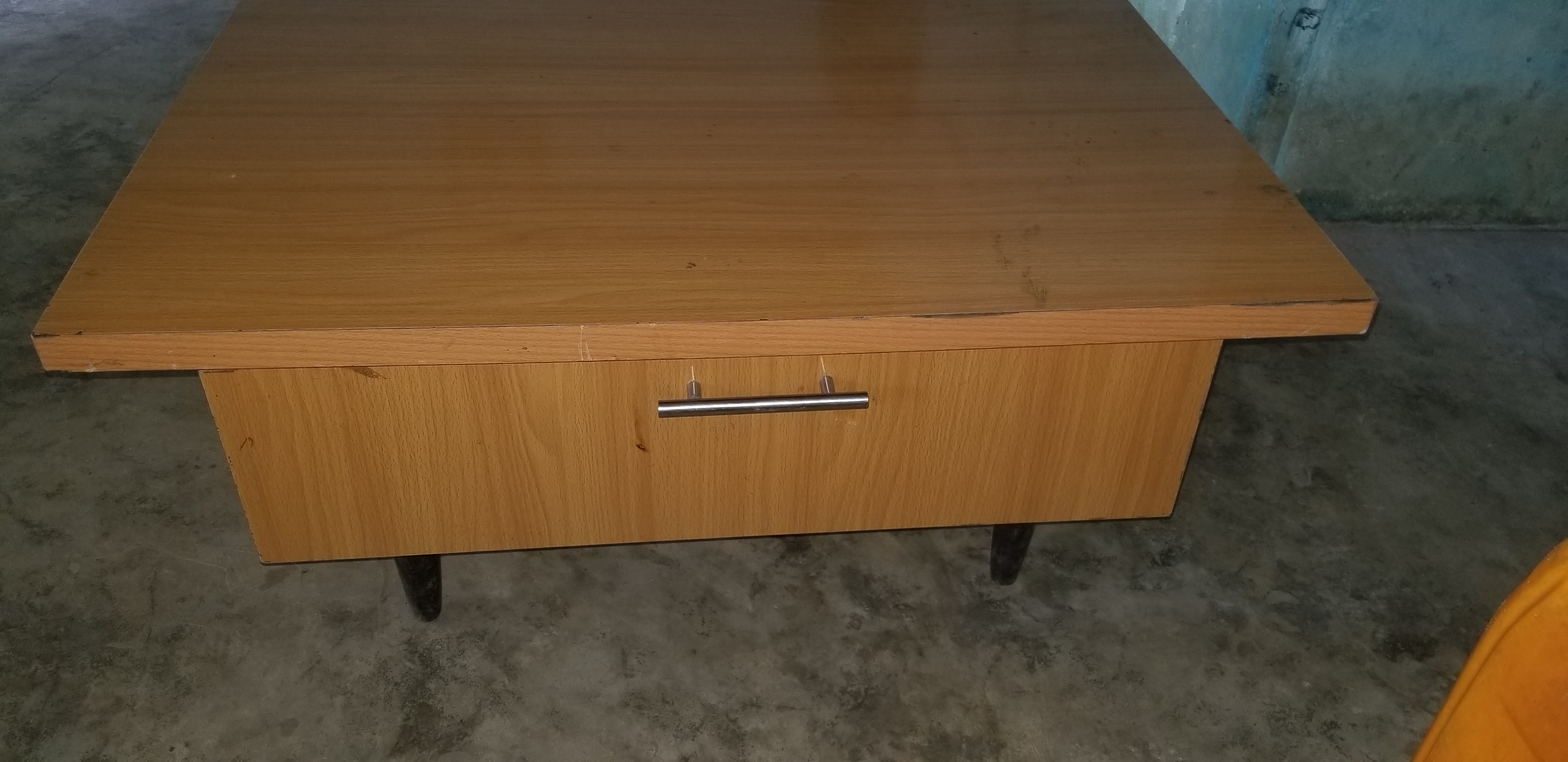 Guéridon encore en état à vendre