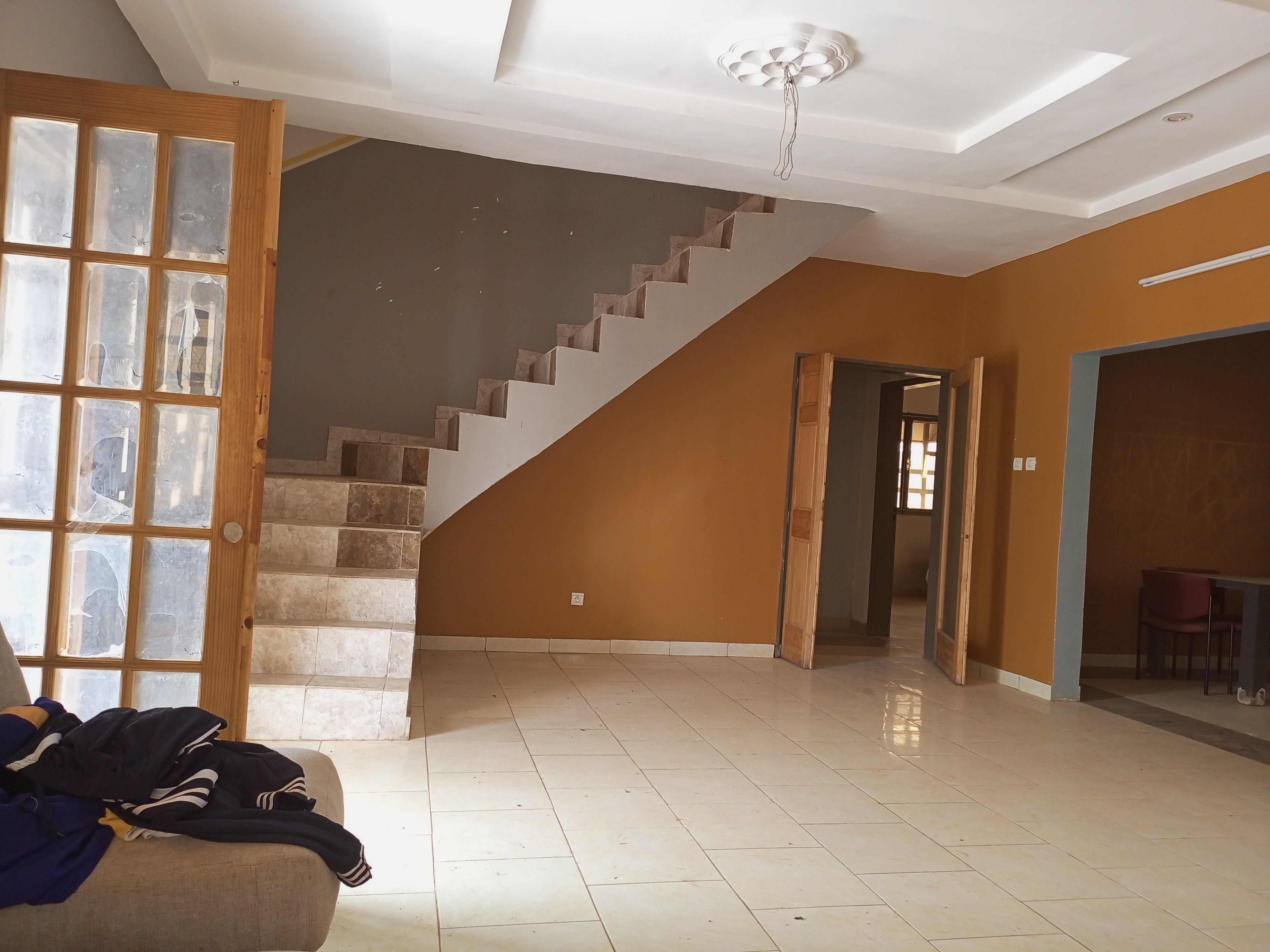 UN DUPLEX DE 07 PIÈCES BÂTI SUR UNE PARCELLE DE 320 M² EN VENTE À ZINIARÉ – SUR PERFECTOR IMMOBILIER UN DUPLEX DE 07 PIÈCES BÂTI SUR UNE PARCELLE DE 320 M² EN VENTE À ZINIARÉ – SUR PERFECTOR IMMOBILIER