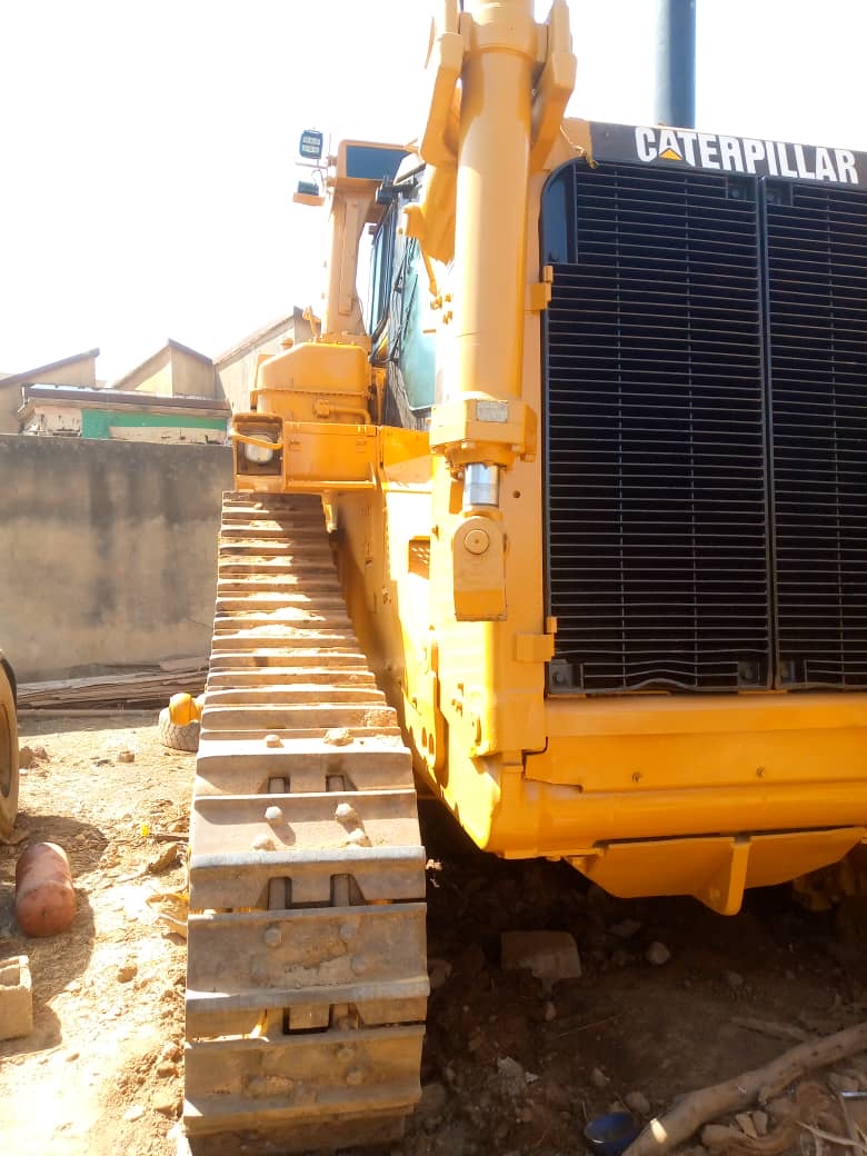 DUEX BULDOZER D10R disponible en vente a OUAGADOUGOU DUEX BULDOZER D10R disponible en vente a OUAGADOUGOU