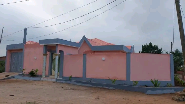 Grande villa en vente à Davié