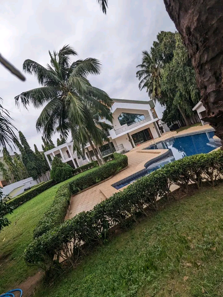 Grande villa meublée à louer à Djidjolé