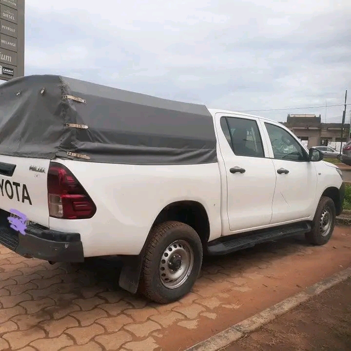 Toyota hilux en vente