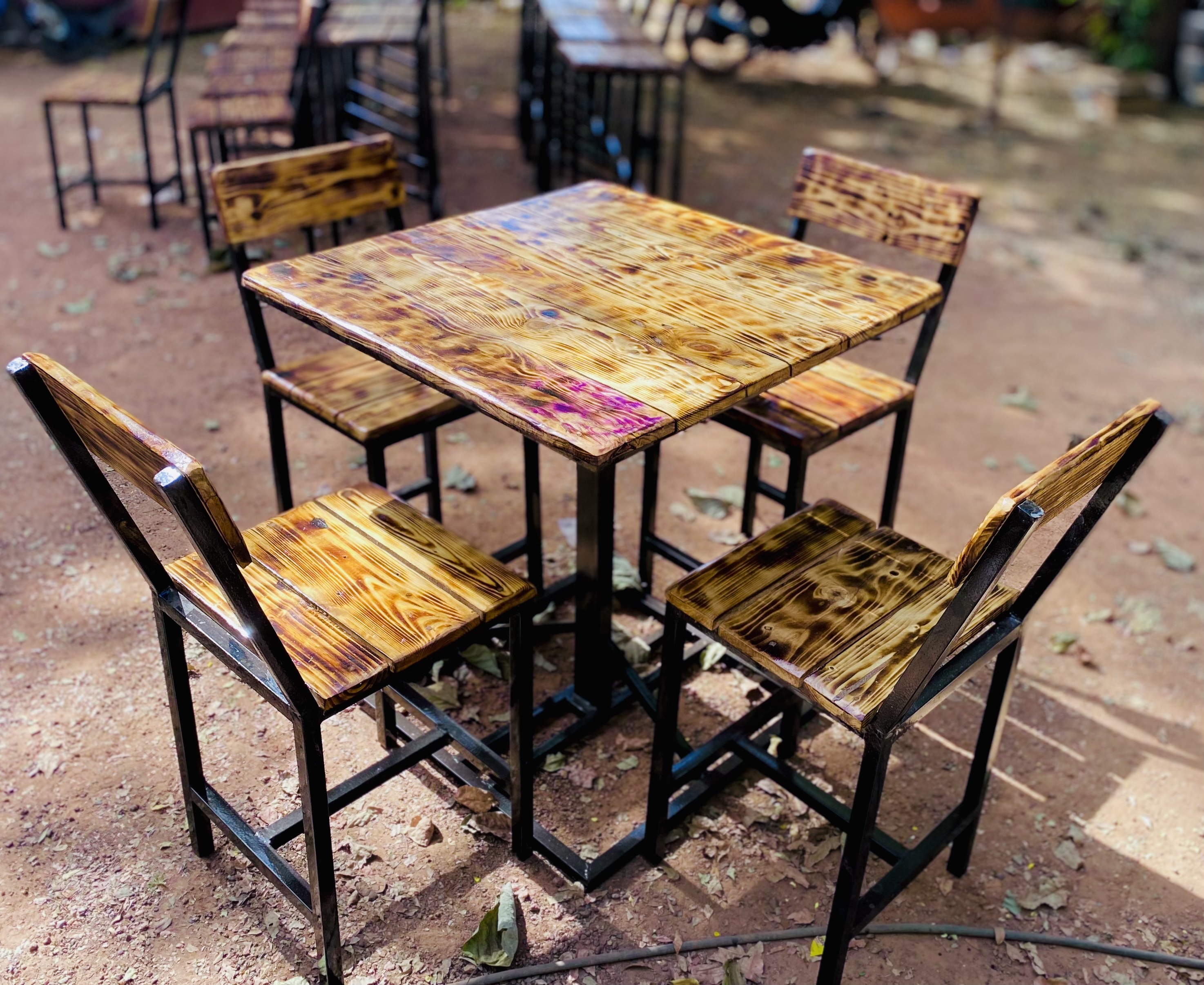 Chaises, tables,comptoirs en palette Chaises, tables,comptoirs en palette