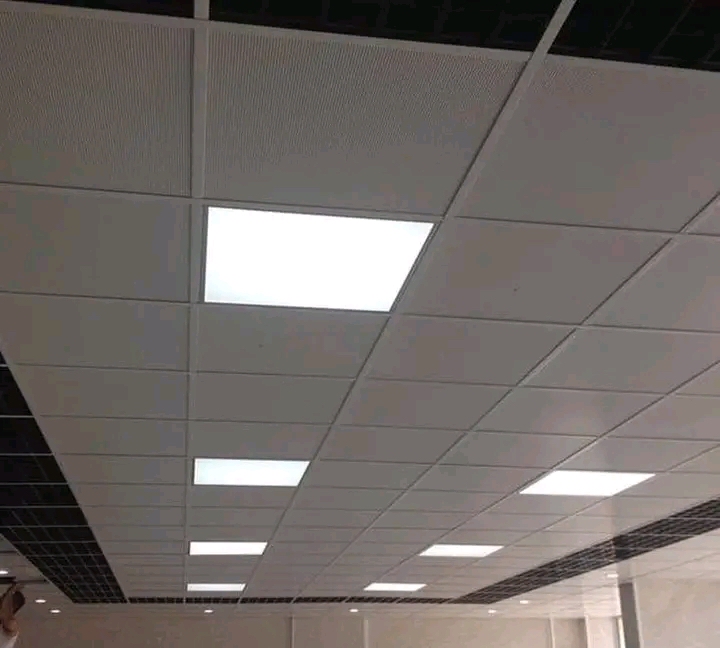 Plafond acoustique