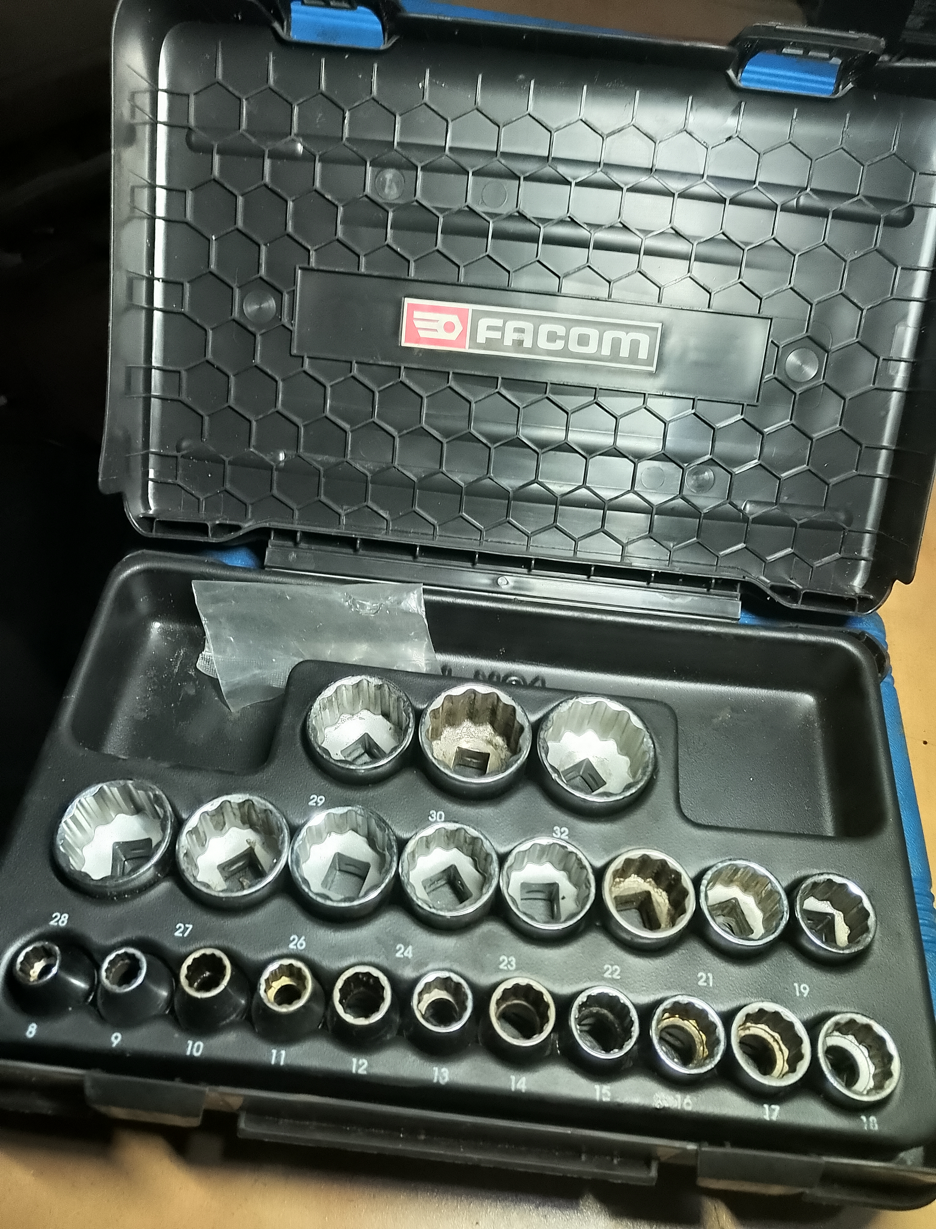 Coffret de douilles à douze pan Facom