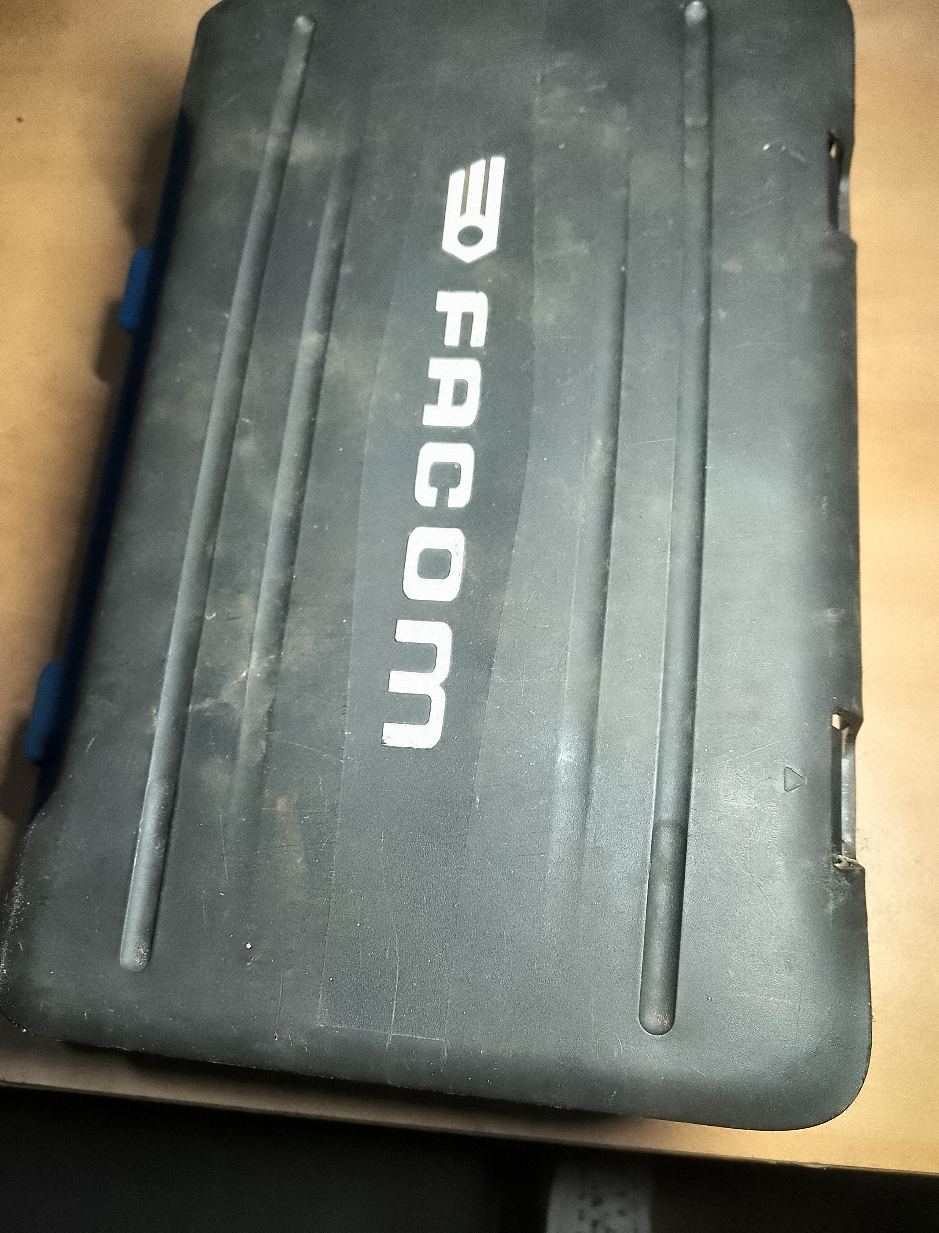 Coffret de douilles à douze pan Facom