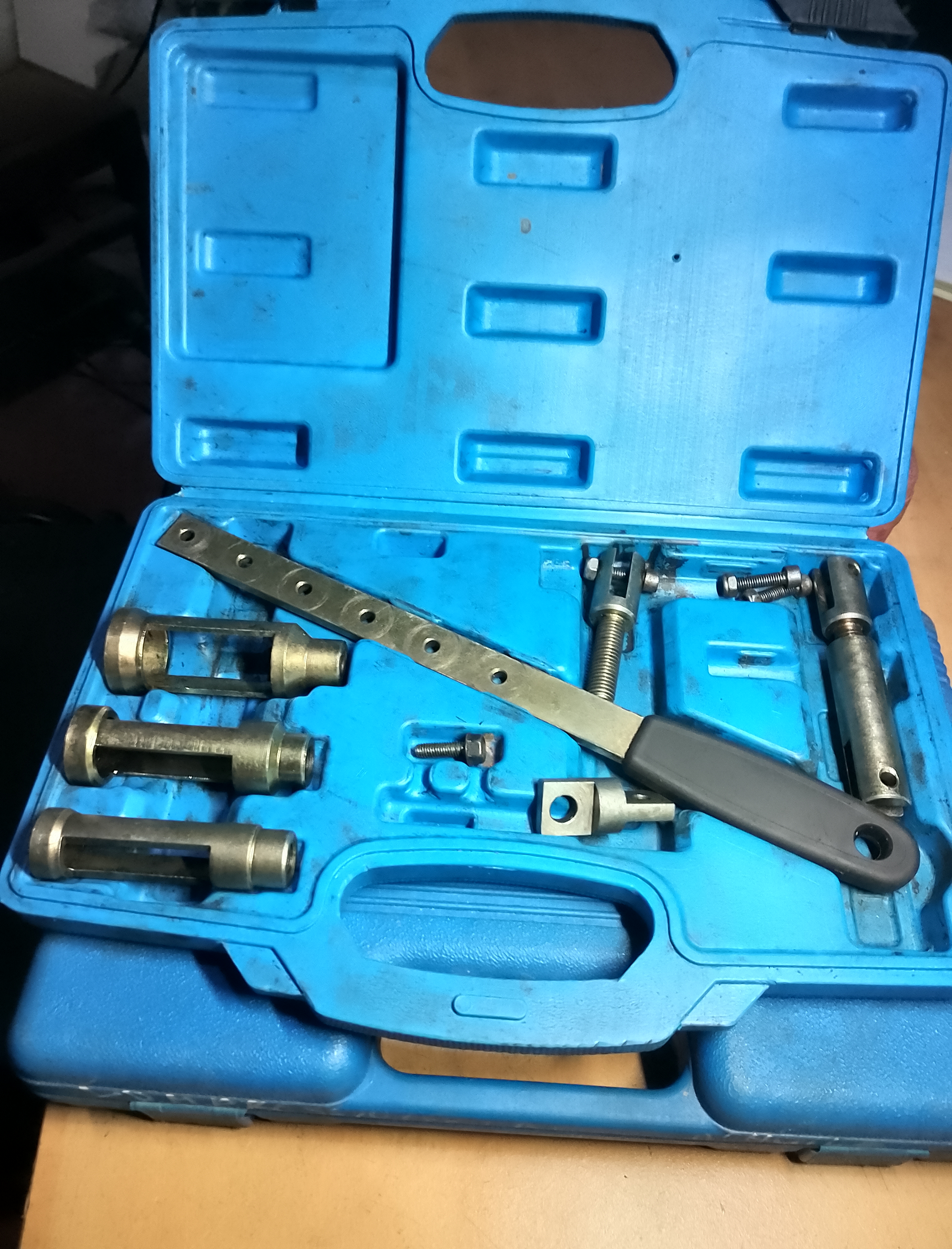Coffret d'outils de dépose et repose soupape d'échappement et d'admission Coffret d'outils de dépose et repose soupape d'échappement et d'admission