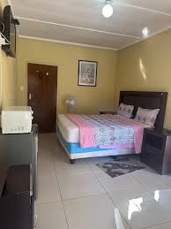 Salvador Guesthouse & Accomodation in Vereeniging 0848103487 Salvador Guesthouse & Accomodation in Vereeniging 0848103487