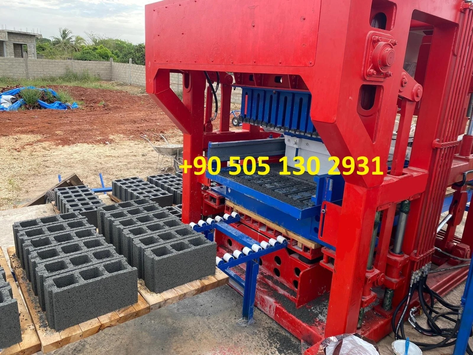 Pondeuse de parpaing OTT5SA brique pave agglos bloc bordure beton