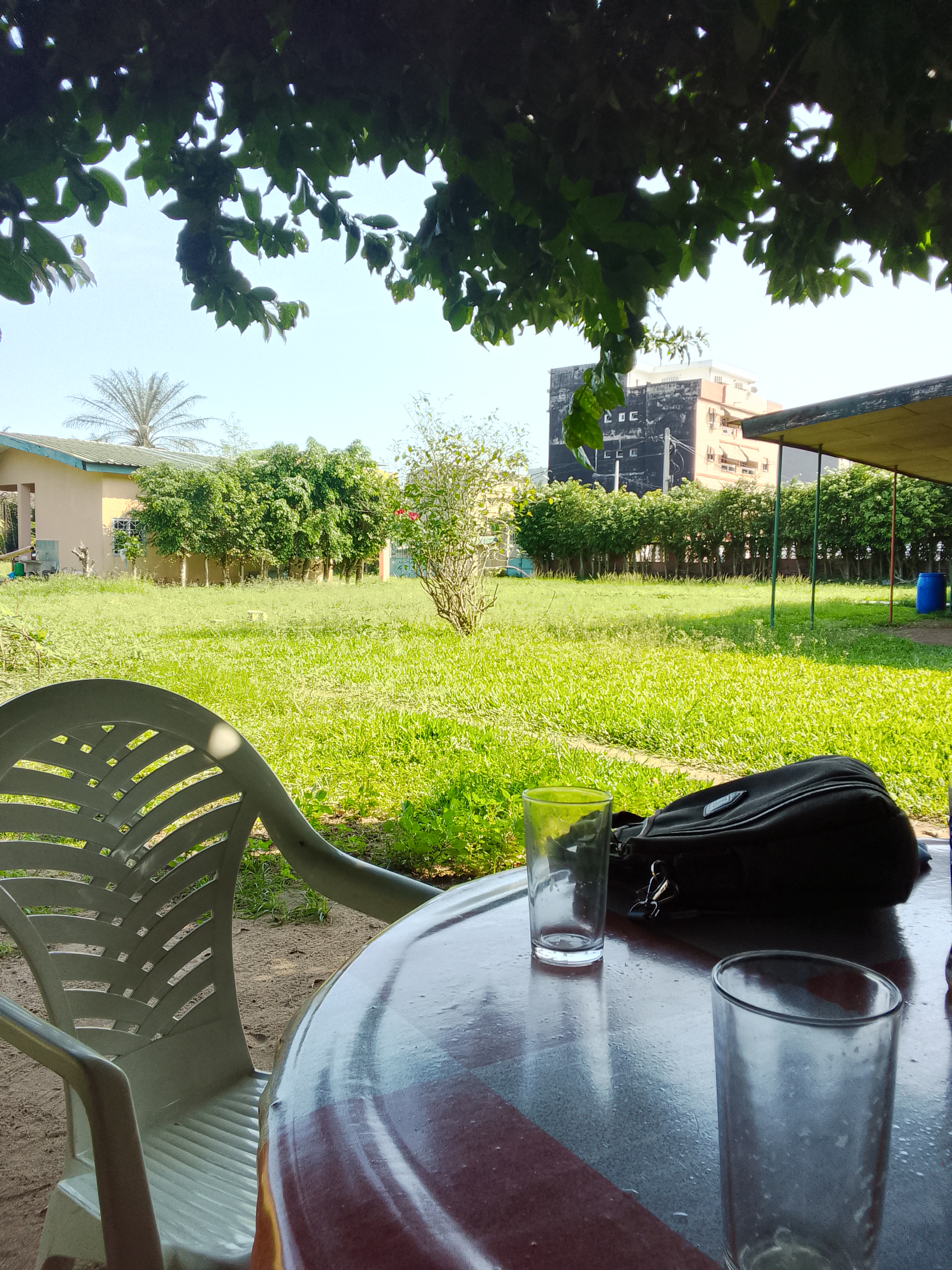 Terrain commercial a vendre sur le boulevard Mitterrand a Faya