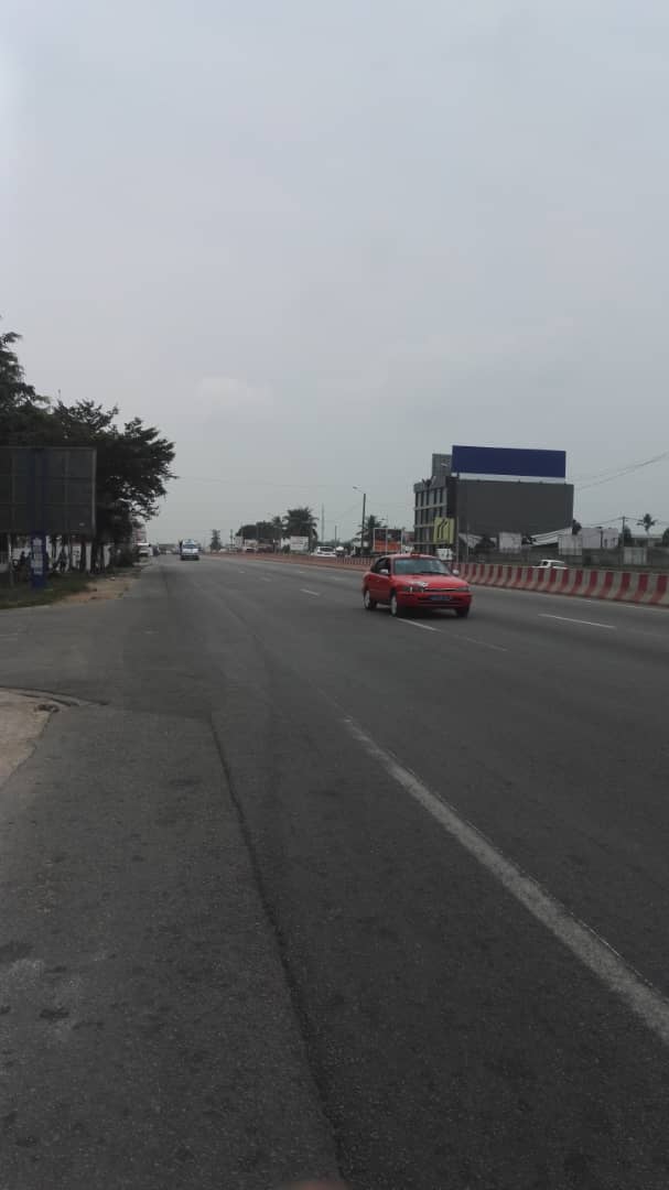 Terrain commercial a vendre sur le boulevard Mitterrand a Faya