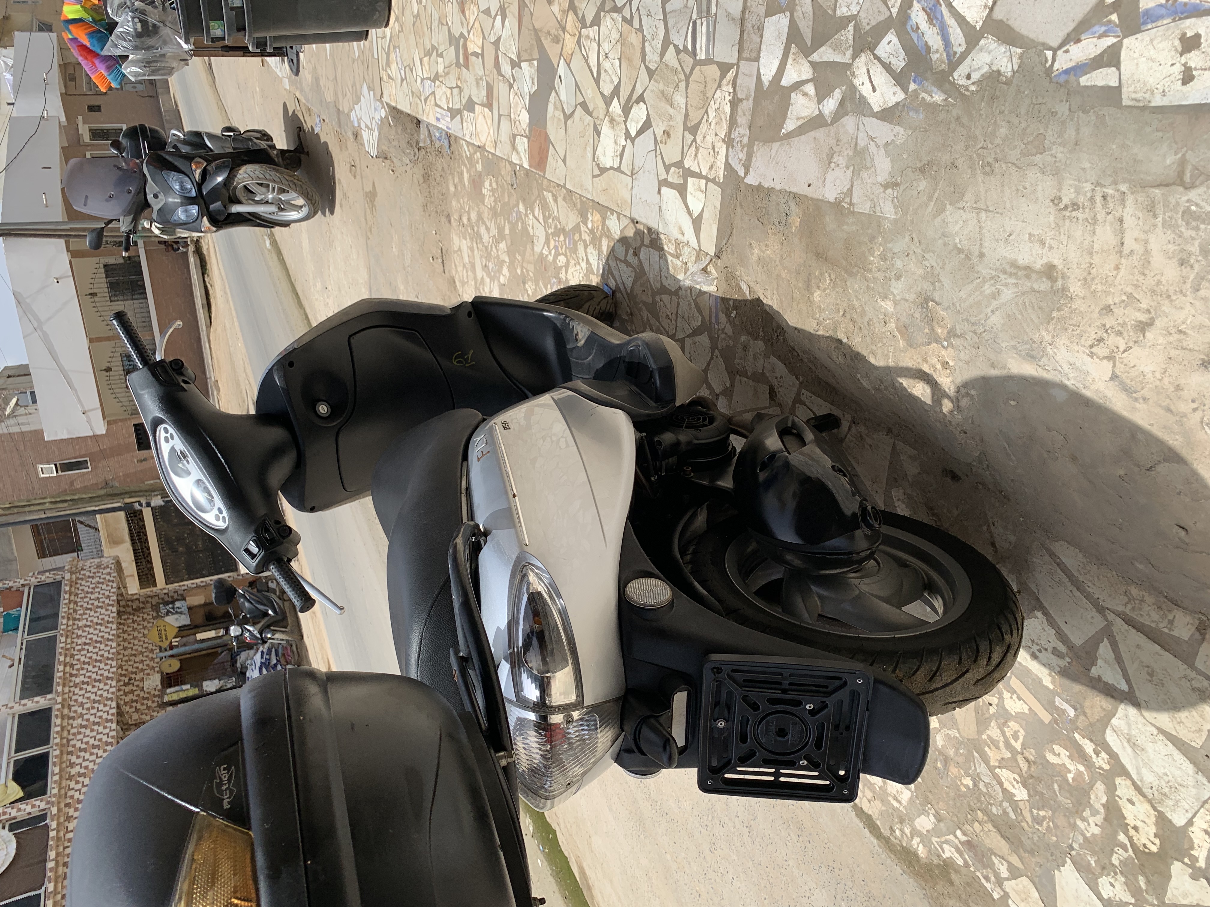 PIAGGIO FLY 150 venant avec CMC .moreur bu wooow kongjamais touché