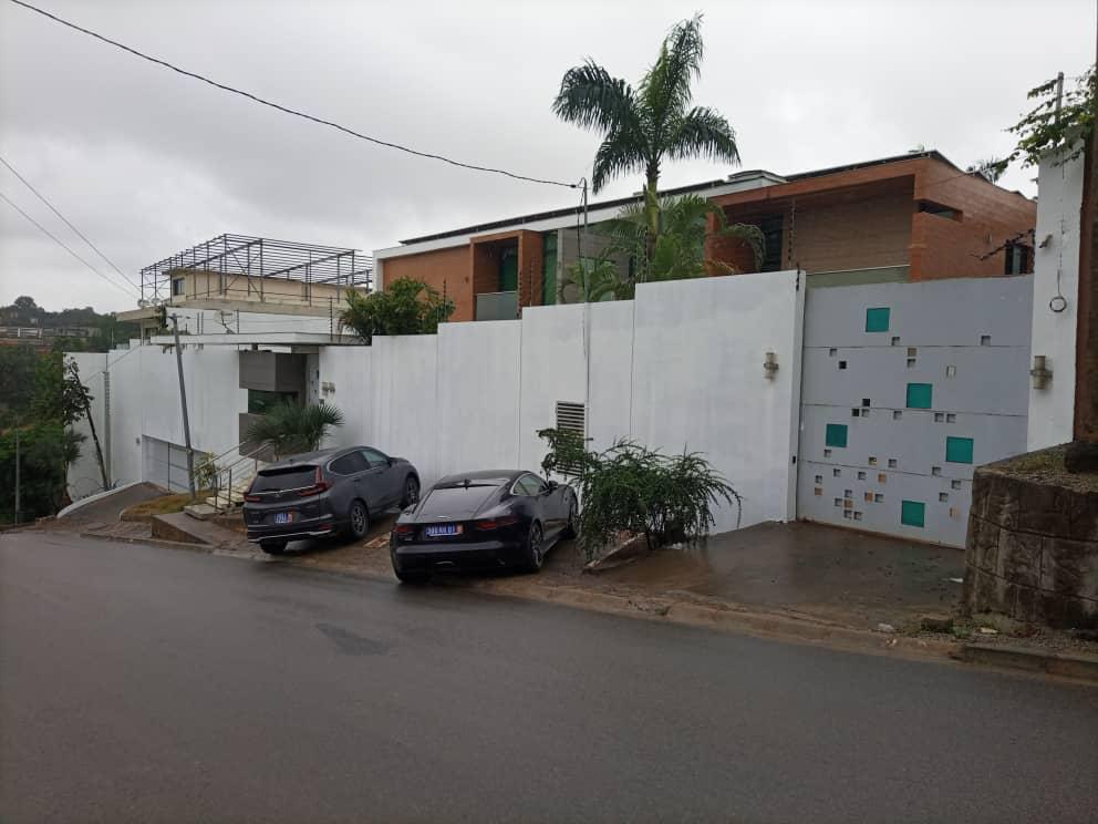 Villa duplex de standing avec piscine en vente a la Riviera M'badon Villa duplex de standing avec piscine en vente a la Riviera M'badon