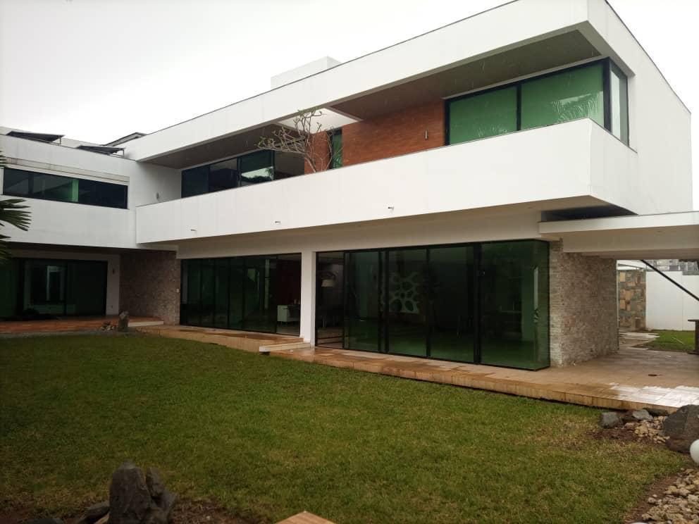 Villa duplex de standing avec piscine en vente a la Riviera M'badon