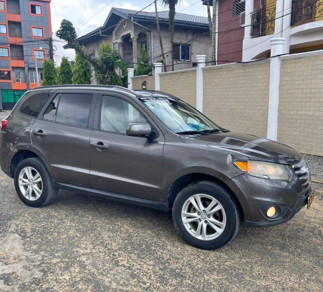 HYUNDAI SANTAFE 2012