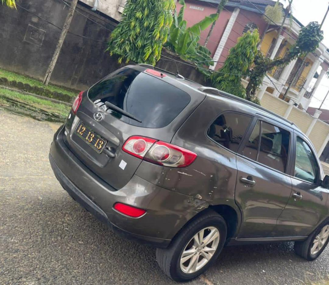 HYUNDAI SANTAFE 2012