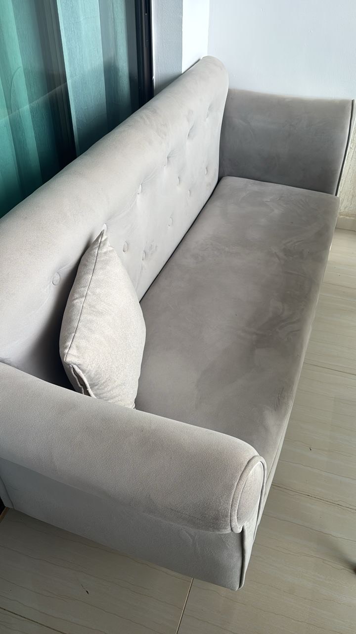 Canapé 3 places mis en vente