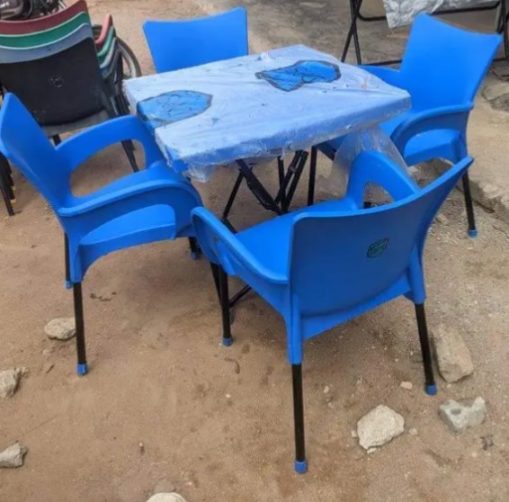 Chaises en plastique