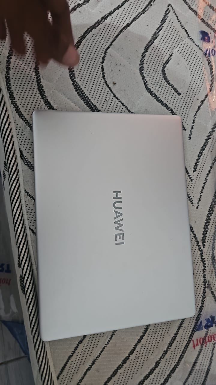 Huawei matebook 13