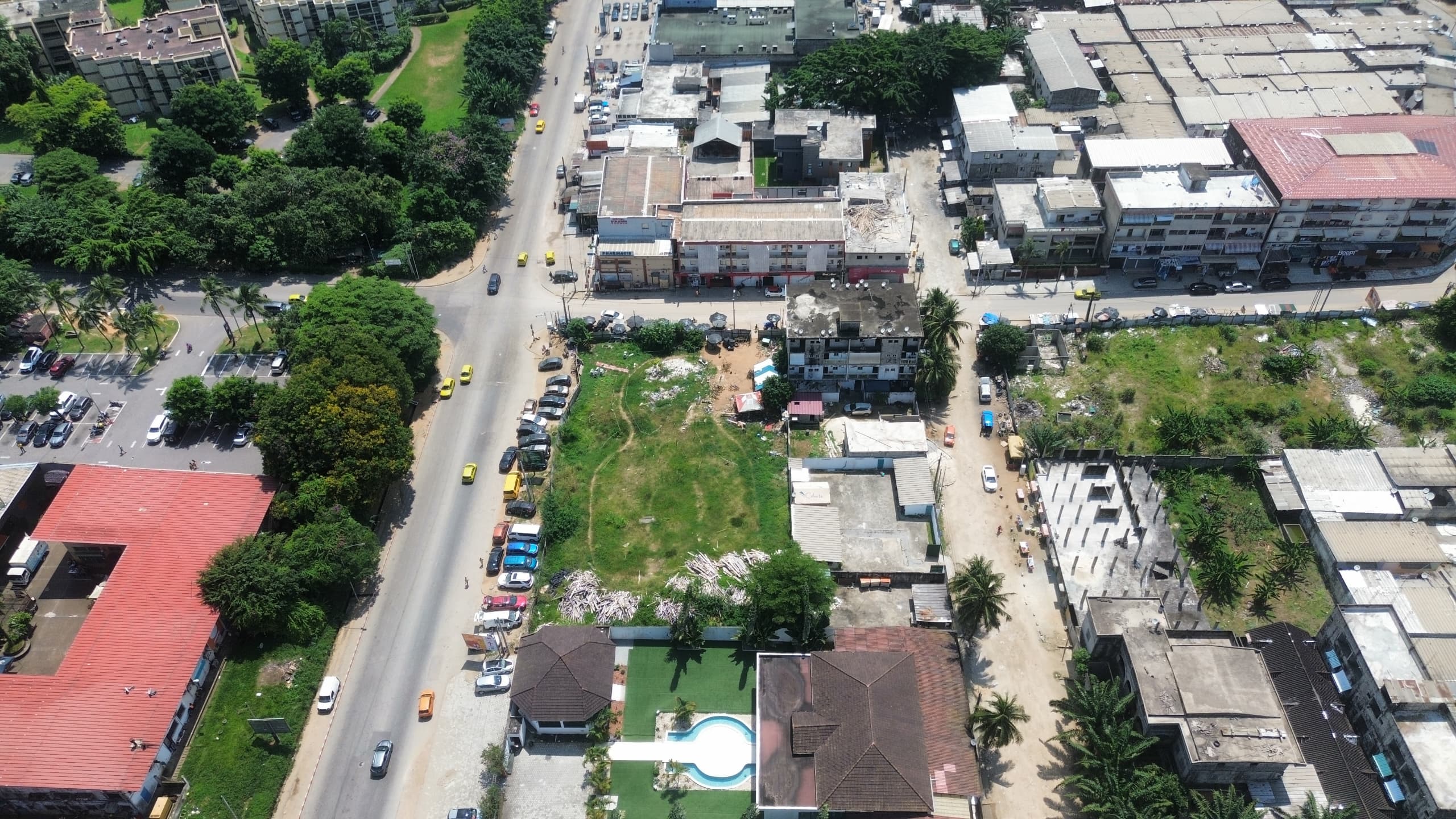 Terrain commercial recherche partenariat construction