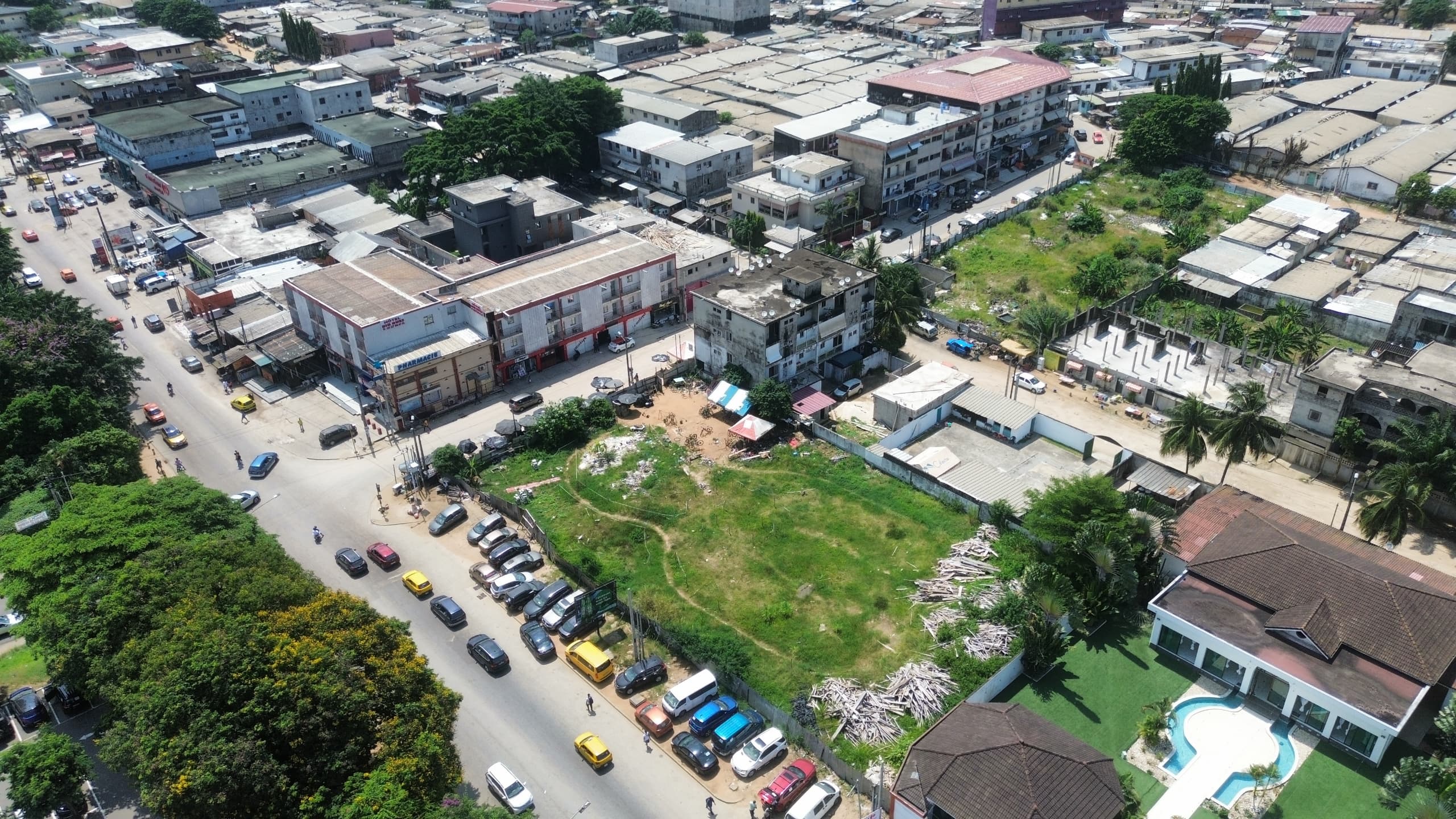 Terrain commercial recherche partenariat construction