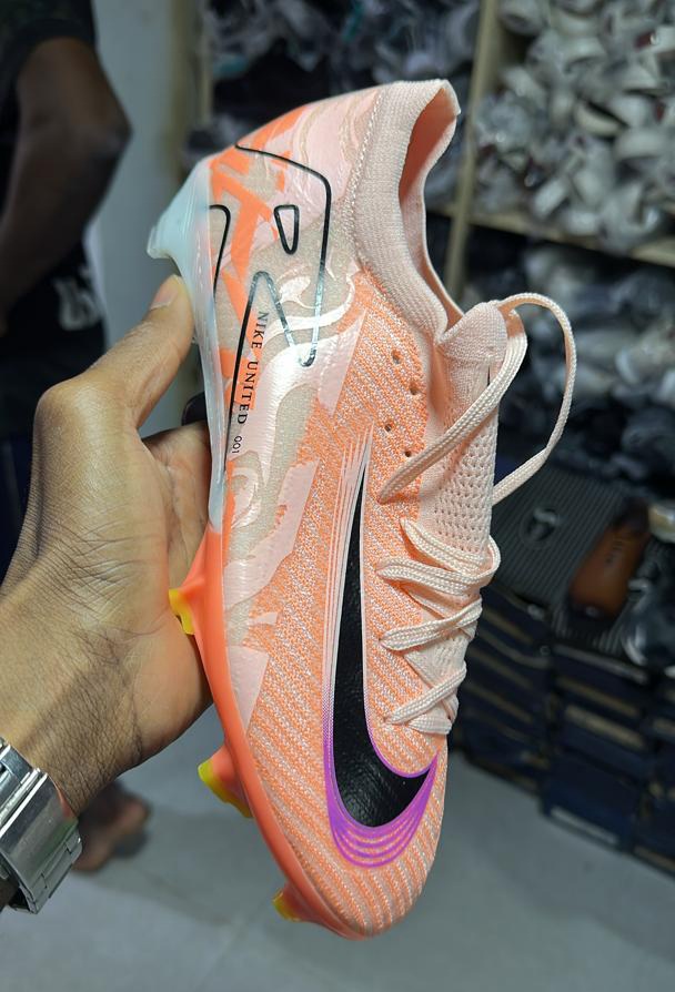 Paires de crampons Nike